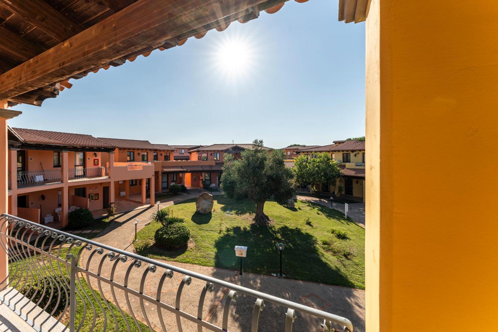 Residence Baia Dei Mirti Vignola Mare Exterior foto