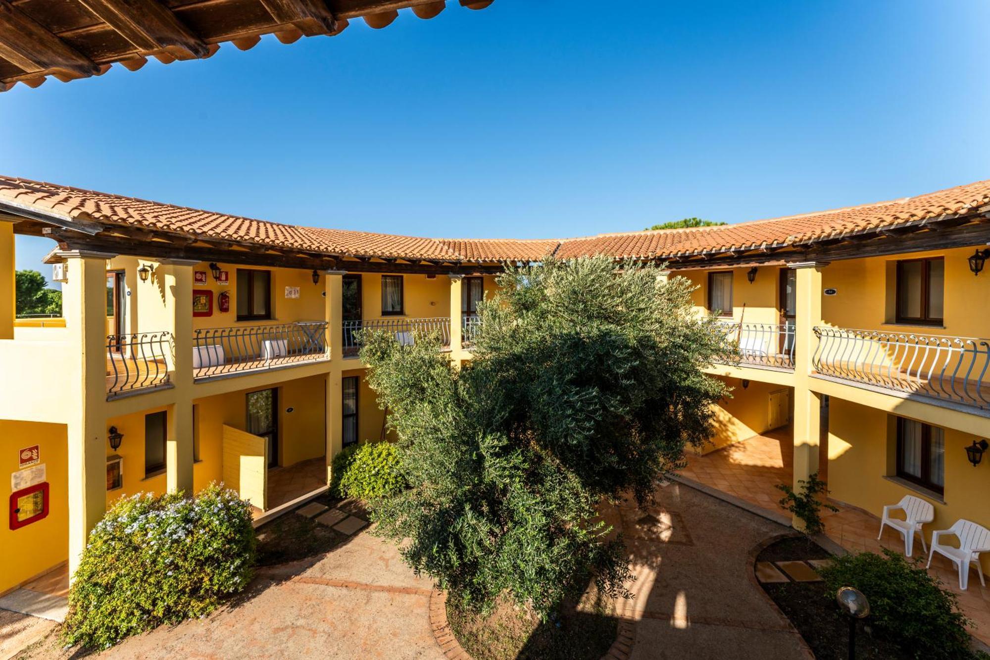 Residence Baia Dei Mirti Vignola Mare Exterior foto